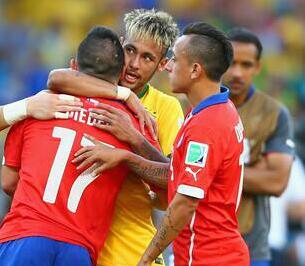 AspasD10S's tweet photo. Aquí tenemos una emotiva foto de Neymar. Y a su lado, uno de los mejores jugadores del planeta #FO14 http://t.co/BAFBeThsVi