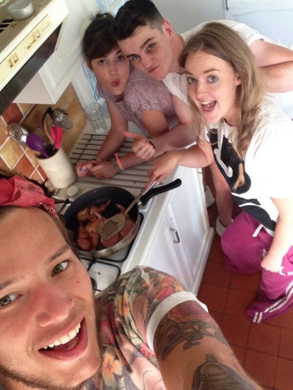 #kissfm #kissfmlive #sundaysesh @KissFMUK #hangovers #nakedsunday charlie Ryan Polly Axl <a href="/pollyhyde/">Polly Hyde</a> @RyRysTwittah