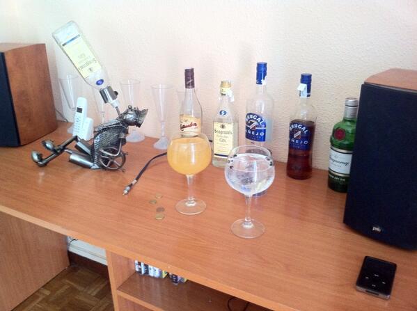Cachirly's tweet photo. Digestivos con el gran @Ferfuethefirst #AsiSí http://t.co/jeAsz4KMXx