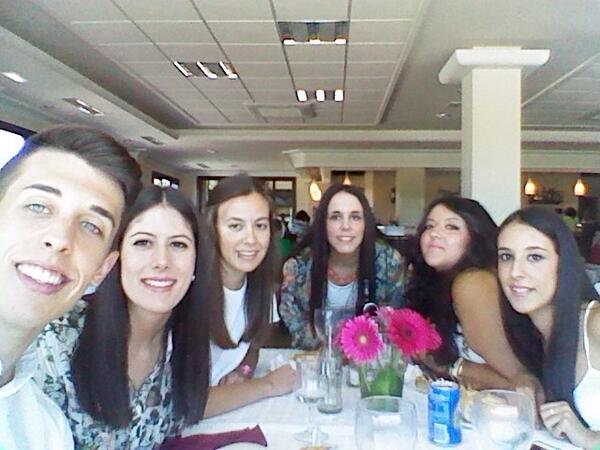 DoWhatUWantSB's tweet photo. En el #Capricho celebrando nuestros cumples;) @NereaCaro94 @MarPaneque @PatriciiaMG @13rocionucar @mariabe51927492 http://t.co/bpLDhbwAAe
