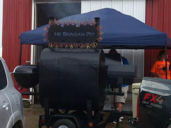 ShaganPit's tweet image. All in a riding arena while I cooked in the rain #funhobbies. Lol