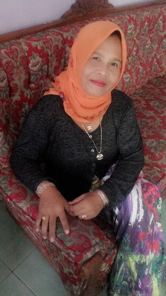 Mombebbe's tweet photo. Gimana puasa sekarang lancarkah, aku ibunya @SSarabebbe . Acount @QueenaSara sudah tidak di pakai.. http://t.co/Iuk7GkC8zS