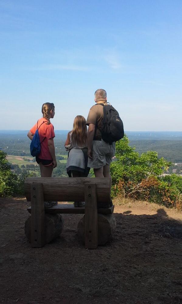 KiltyyyCampbell's tweet photo. Awesome hike to the top of Talcott Mountain! #hikingwiththefam http://t.co/WB6k5ZFdcM