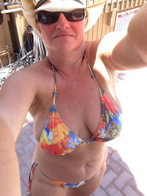 Sun and sand ft Lauderdale http://t.co/Wl6SRplASp<a href="/tag/clips4sale"class="tags"><span>#clips4sale</span></a>