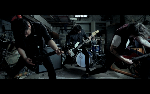 GreenGoatFilms's tweet photo. Another shot from today's shoot for @confessionsuk with @OtherFinger We're pretty pleased with it http://t.co/jDMkAeZb3t