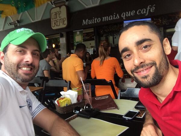marcinhotv's tweet photo. VAMOOO CHAPOLIM!!!! (@ Café Creme w/ 3 others) https://t.co/LaRb0mPtQv http://t.co/yl65icmnkm