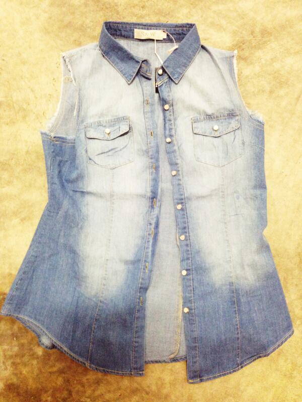 FusionesModa's tweet image. Camisa denim sin mangas chica talla M -Summer collection 2014- Por solo 19,95€! visitanos en fusionesmoda.com