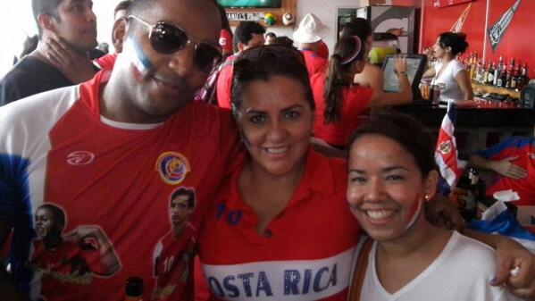 Que bonito, la mamá tica, los hijos panameños y todos apoyando a #CostaRica <a href="/MiDiarioPanama/">Mi Diario Panamá</a> <a href="/tvnnoticias/">TVN Noticias</a> <a href="/tvmaxpanama/">TVBasuraPanama</a>