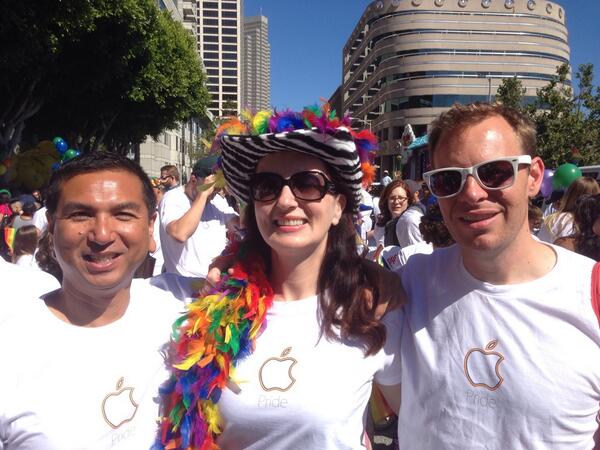 jhorwat's tweet photo. Wayne, Greg &amp; me hanging with all the Apple peeps. Feels like the whole company is here! http://t.co/ozBUQZUJRX