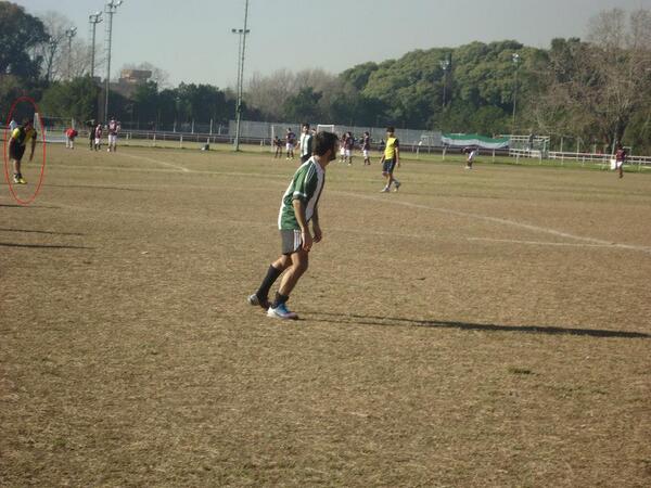 El goleador histórico <a href="/Mariano_Garu/">MarianoGaru</a> en una de sus jugadas más características...