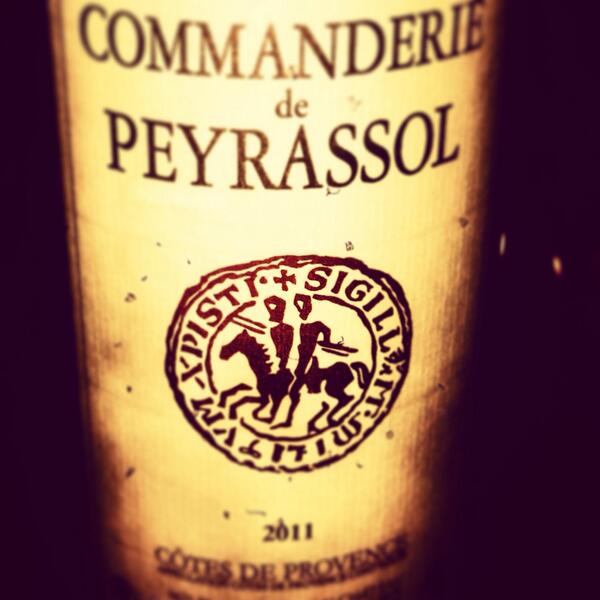 chbormans's tweet image. après 2 sur 1 banquette
2 sur un cheval
ah les templiers
les moines chevaliers
et moi dans le hall de l'hôtel
#rebop