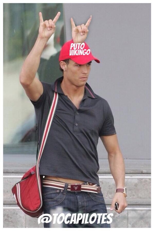 Cr7tino en #santpere2014 a 4TONDA hi ha ?<a href="/Desii4t/">Dellabe</a> <a href="/moises4t/">Moises</a> <a href="/SamBenavent/">Samuel Benavent</a> <a href="/xfkt_21/">Perro Flauta</a> @Brenobeach <a href="/RajuEspi/">Raju Van Persie</a>