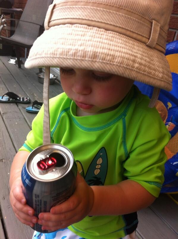 dickrosco's tweet photo. Captain mayhem crushing stones http://t.co/r8CqVrGcX8