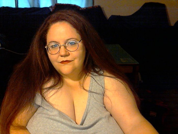 It is Casual Comfy Sunday.  I shall soon be appearing on cam.  stay tuned for more details :) http://t<a href="/tag/bbw"class="tags"><span>#bbw</span></a><a href="/tag/bigboobs"class="tags"><span>#bigboobs</span></a>