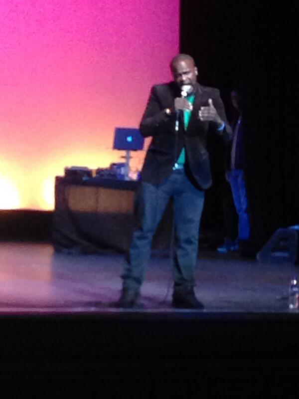 Ayo_Sonoiki's tweet image. @ADOTCOMEDIAN killing it at #humourabovethelaw 😂😂