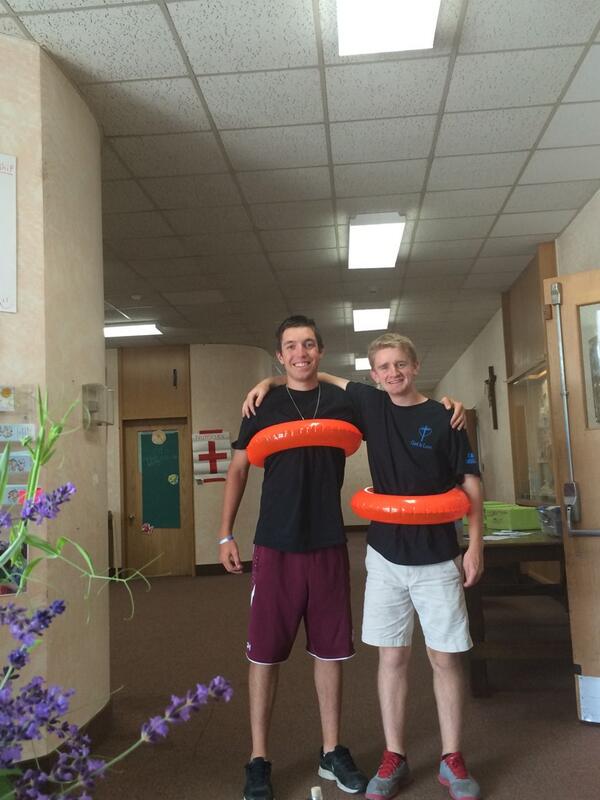 djmikey_mike6's tweet photo. @CupRunneth_Over my cup runneth over with floatation devices #safetyfirst http://t.co/Sk60uAt4iU