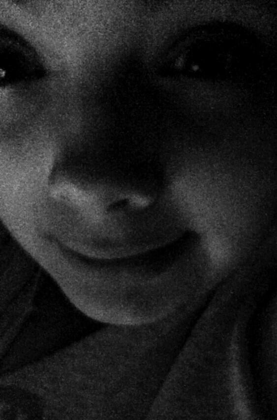 another selfie lol 🌚🌸✨