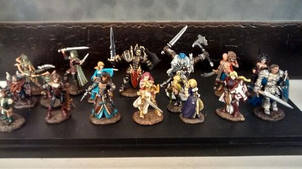mattimaopaints's tweet image. #dungeonroll is a very fun game. It deserved... Yep. Painted minis! 
#dicegames