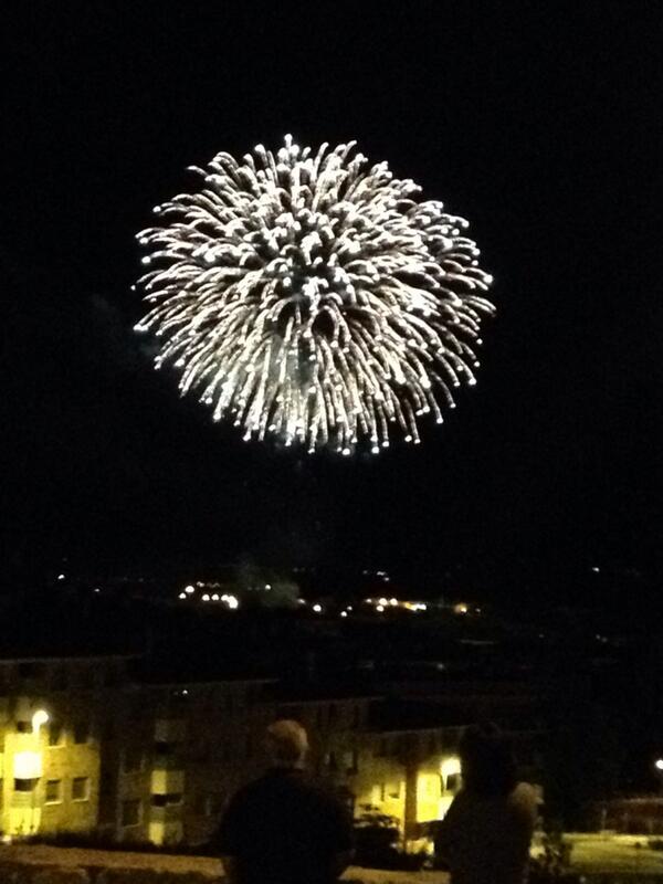 sandragsuarez's tweet photo. Damos x finalizadas las fiestas d Segovia'14 @Mirina87 @mariasl_ @Martamr_  al año q viene mas y mejor!!! http://t.co/ZSYjxXlPaG