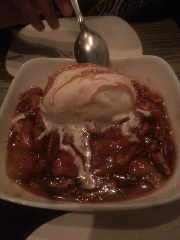 cathowelll's tweet photo. Apple cobbler at Cuts in Hotlanta. #ISTE2014 http://t.co/1uQRzHq9PQ