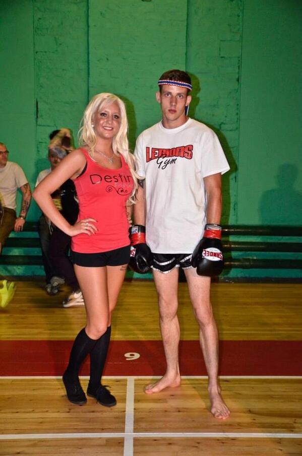 Chelseamb16's tweet photo. #nightofthelegions #ringgirls @DestinyRingGirl #destinygirls http://t.co/E5IN8vFqDJ