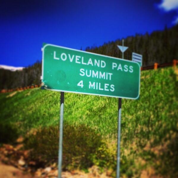 cyclizing's tweet image. On the way up the pass #cyclizing #cyclizing #colorado ift.tt/1x286rn