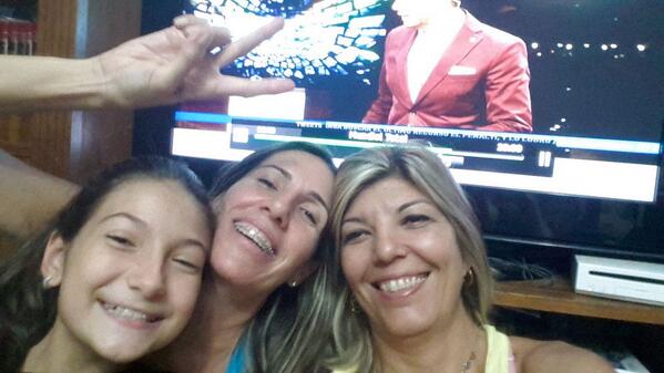 neumaierj's tweet photo. #DIRECTVCopaMundialSelfie     desde Venezuela  un saludooo http://t.co/rEE8xgS5C2