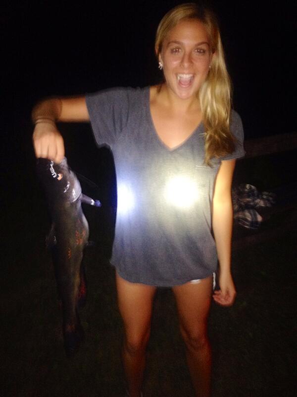 Jaybatta's tweet photo. Cat fishin #catchinhogs 🐷 http://t.co/lYYGJmlZdG