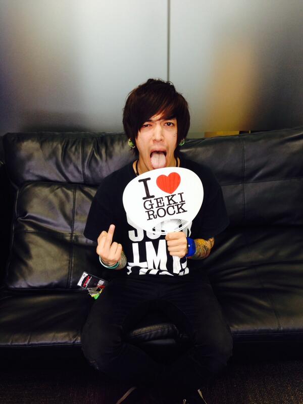 Isam Gekirock Make My Dayのヴォーカルisamさんに 単独インタビュー 激ロック初の3号連続インタビュー第3弾は 彼の半生やバンドについて とことん語りつくして貰いました Http T Co C4eybtspgx ありがとうございました