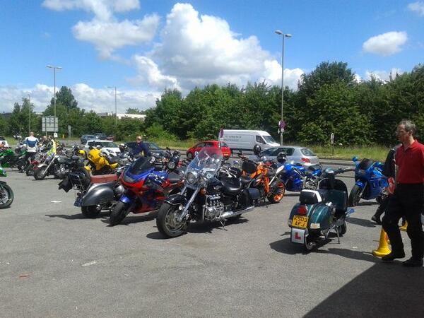 Chriseldridge42's tweet photo. @Quadrophenia_uk @OUFCJoe mixing with the bikers for breakfast! http://t.co/erh0OvowKH