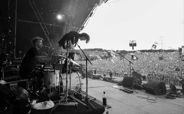 The 1975 tweet media
