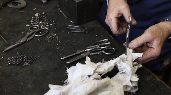 The Putter: The Process of Making Scissors At Sheffield’s Ernest Wright &amp; Sons vimeo.com/98953952