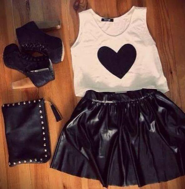 aybukeuhl's tweet photo. Konsere böyle bir kombinle gitmek istiyorum axshqshd
 #TurkishLovaticsLovesYouDemi http://t.co/78bPfWw9zg