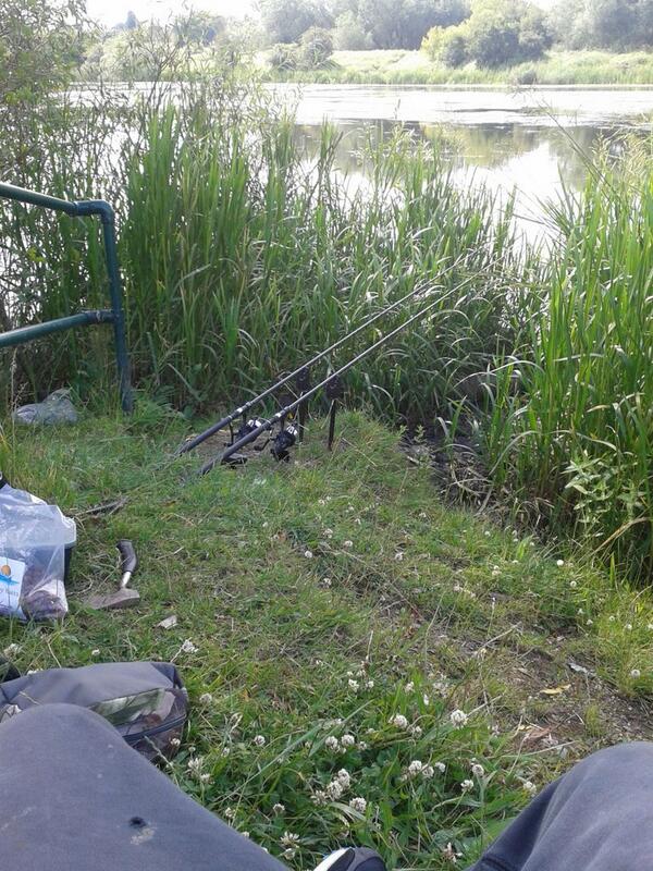 carpfishinguk's tweet photo. Got my stalking set up out at kingshurst lake few on top hopefuly pull a nice 20 out again http://t.co/FUjNPDZvoH
