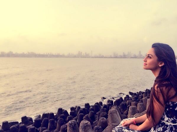 krystledsouza's tweet photo. Marine Drive ❤️ http://t.co/Ym9jIP4nC9