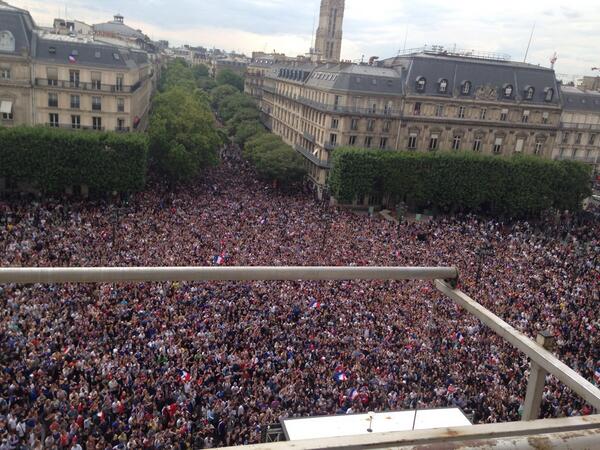 Coupe du monde, à vos coms BrY8yjkCUAAB5bR