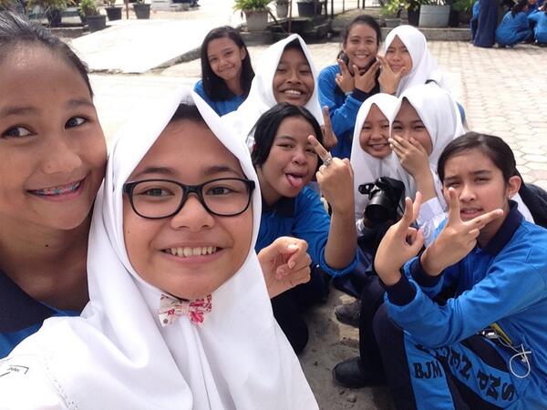 8best_SPENSIX's tweet photo. Selfie .. Waktu classmeet http://t.co/Aq6YfxfSGV
