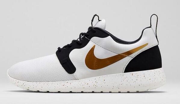 nike roshe run gold trophy