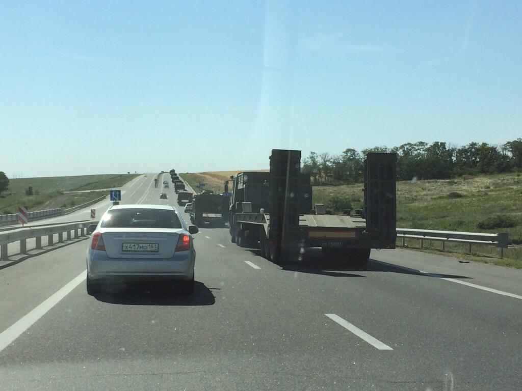 В соцсетях пишут о военной технике, едущей из Ростова в Украину (ФОТО)