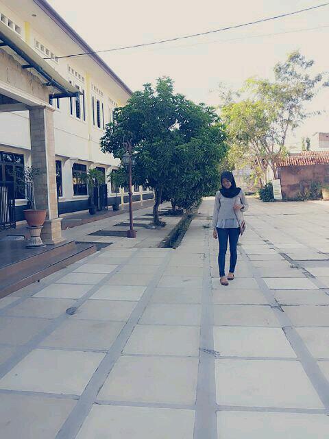 IipWD's tweet photo. Dikampusku tercinta wekwekk http://t.co/WJOVC1fBCJ