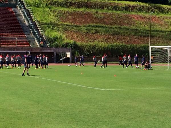 paulafaris's tweet photo. Hello, #TeamUSA. Practicing in Salvador right now. Lots of laughs and light moments.  #WorldCup @GMA @ABCWorldNews http://t.co/5zLLAa65hn