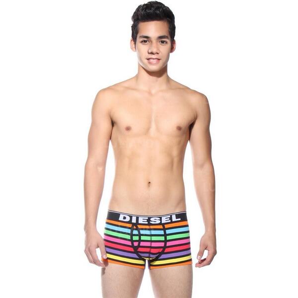 EzaPria's tweet photo. Al ghazali #shirless #edited @mrvvip @shirtlessmen_id http://t.co/YnIDfGzHrs