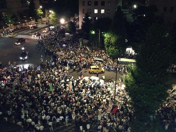 Michael Lambe (@deepkyoto) on Twitter photo Tokyo: Protest crowd so large that cars cannot pass at all. Shouts against war at PM Abe's office via <a href="/ShingetsuNews/">SNA Report</a> Tokyo: Protest crowd so large that cars cannot pass at all. Shouts against war at PM Abe's office via <a href="/ShingetsuNews/">SNA Report</a>