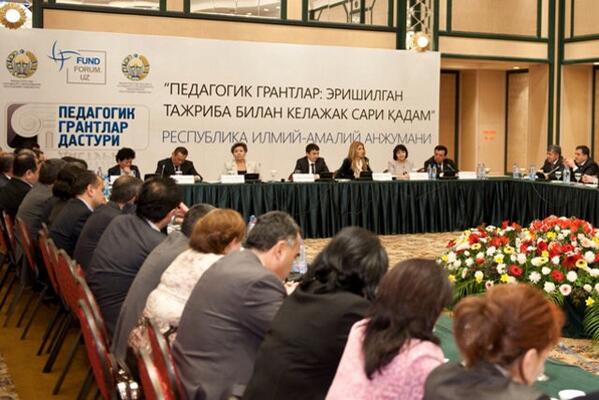 InthehouseSelim's tweet photo. #Фонд Форум вручил педагогические гранты. #GulnaraKarimova http://t.co/muPKIMpJms http://t.co/tM0xR8izXk