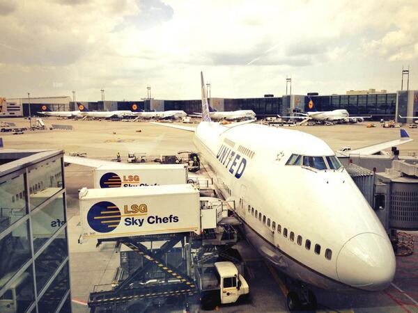 UA906 loading up for Chicago. @united @Airport_FRA #frankfurt #chicago #avgeek #Frankfurtairport #flyerfriendly