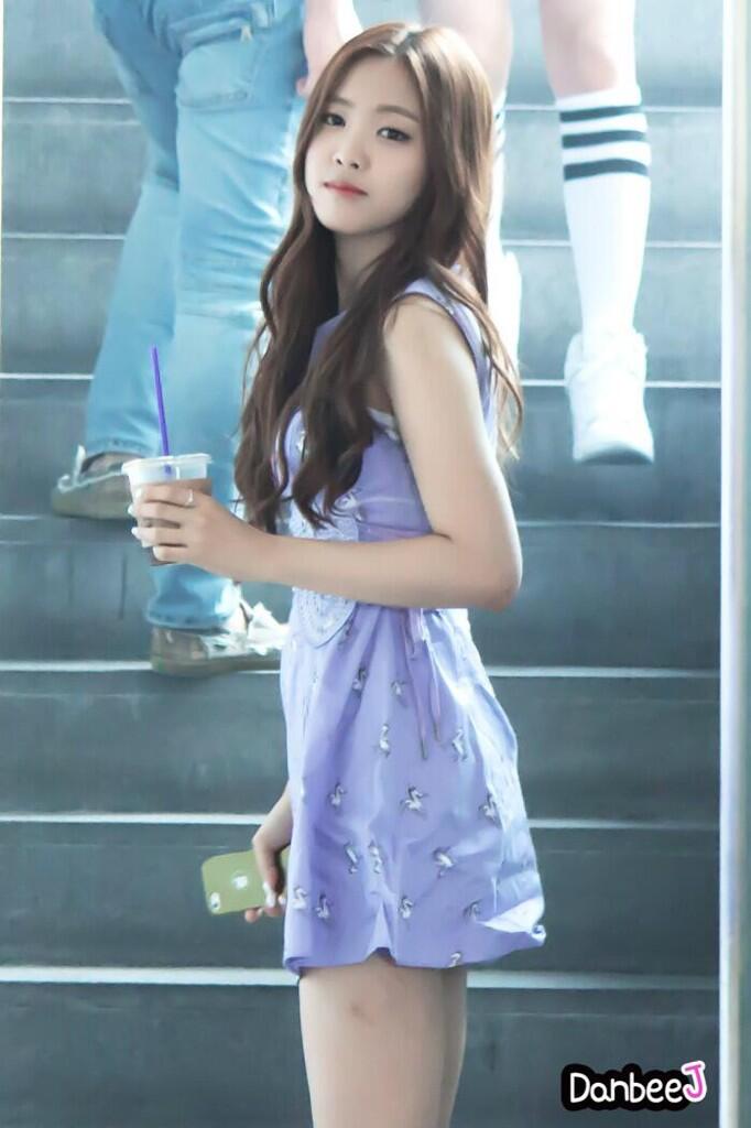 BrYzP02CQAAo7ZM.jpg:large