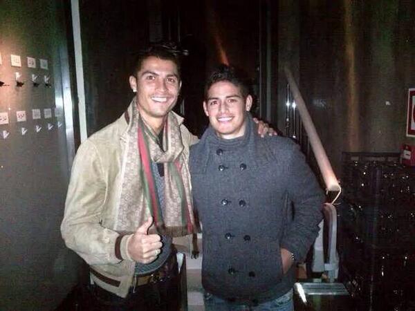 Síguenos y estate al tanto de todo el mundial! James Rodriguez y Cristiano Ronaldo #Mundial2014