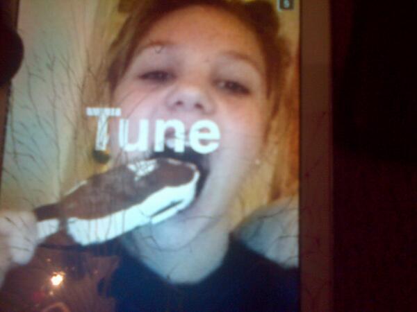 LisaAllenJones2's tweet photo. You eat that ice cream liv @liv_Rosenthal http://t.co/SDnWvFInnS