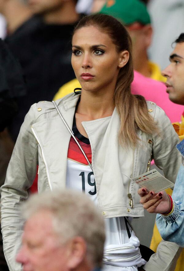 BrZ89NOCEAAfm78 The beautiful German WAGs were in attendance for the Algeria game [Pictures]