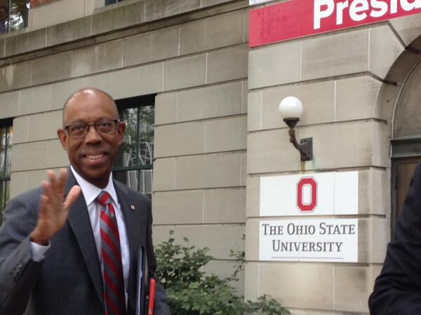 wsyx6's tweet photo. #OSU President's house to get $300K makeover: http://t.co/qdBvT1pH60 #OhioState #MichaelDrake @BrooksWSYX6 http://t.co/r46mwu0EU2